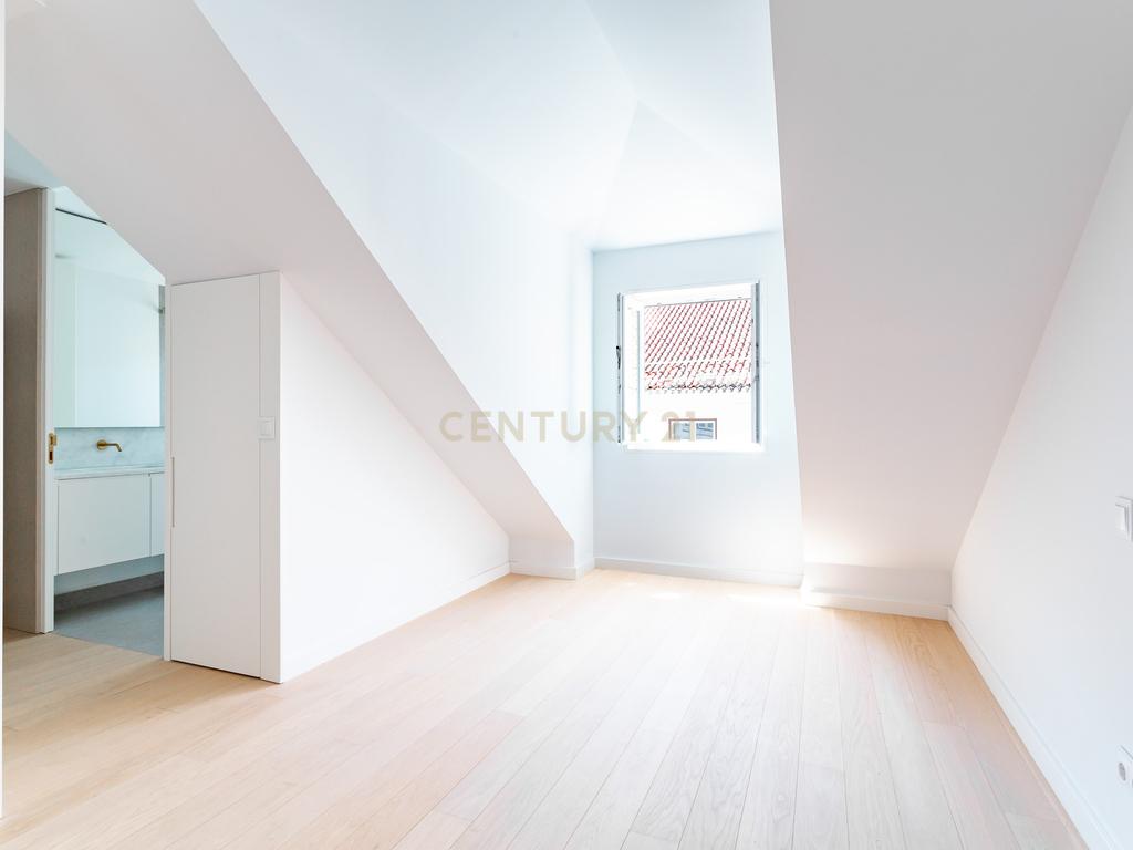 Penthouse de Luxo no Chiado - Image 28