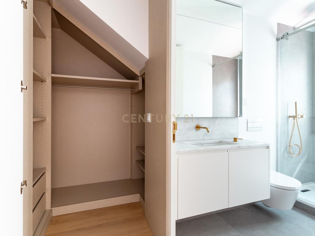 Penthouse de Luxo no Chiado - Image 30