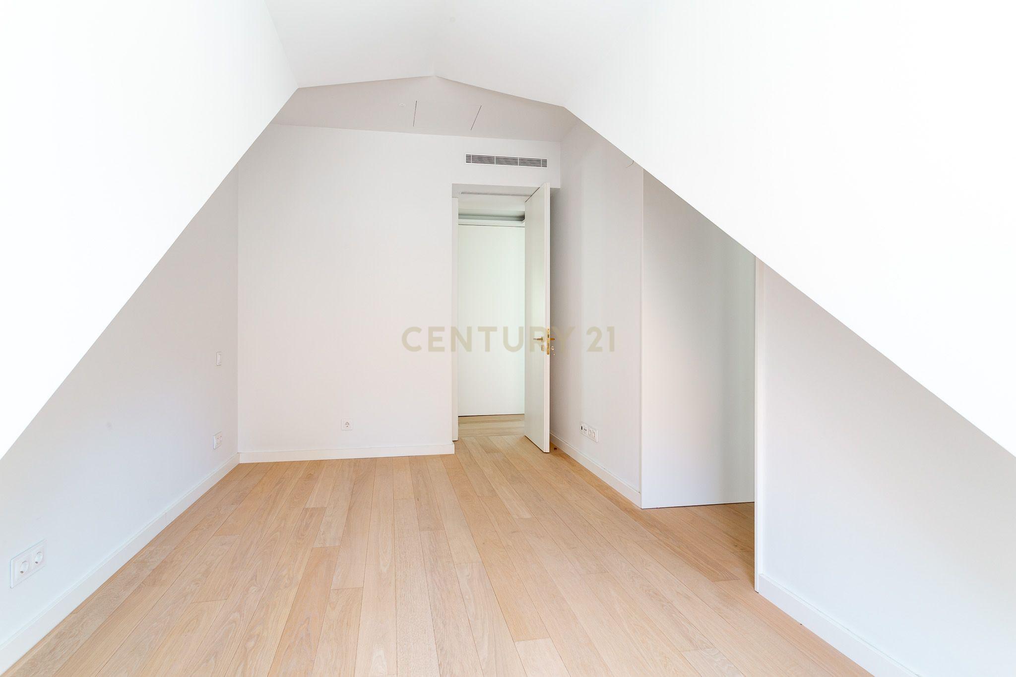 Penthouse de Luxo no Chiado - Image 32
