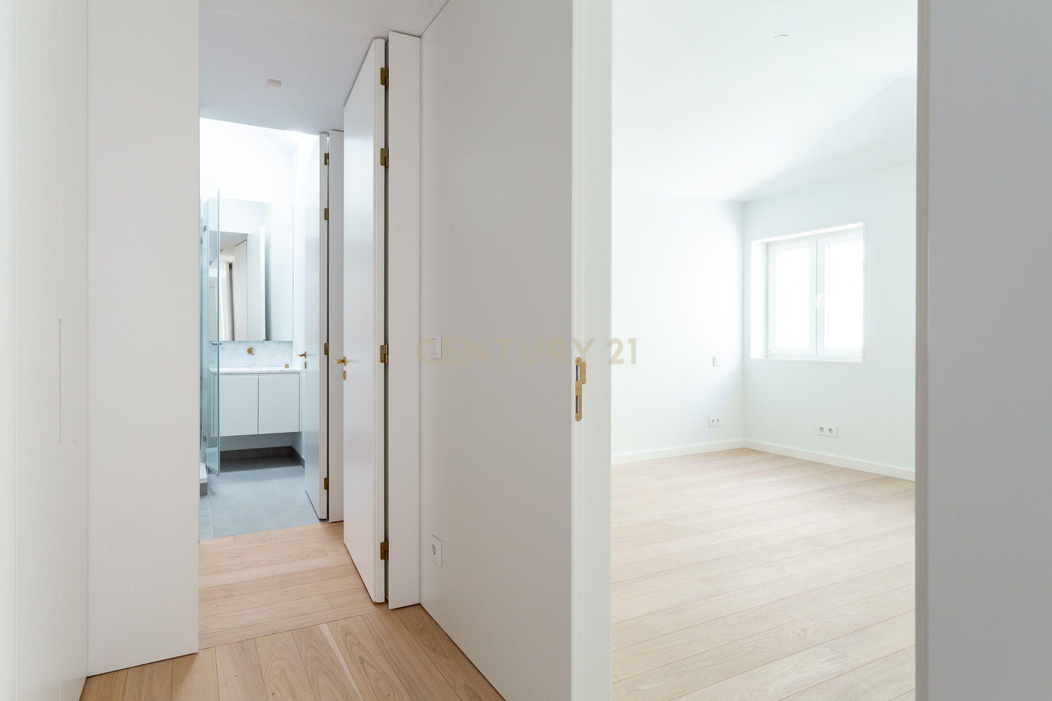 Penthouse de Luxo no Chiado - Image 33