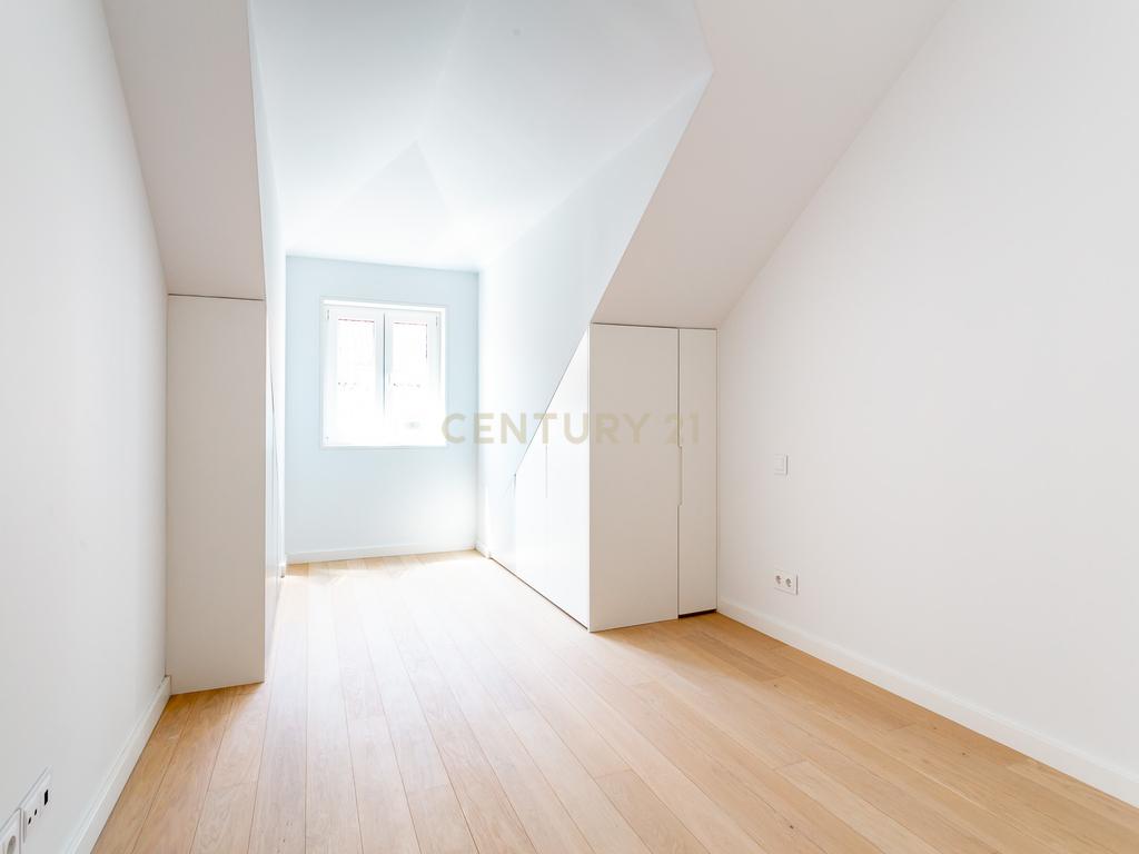 Penthouse de Luxo no Chiado - Image 36