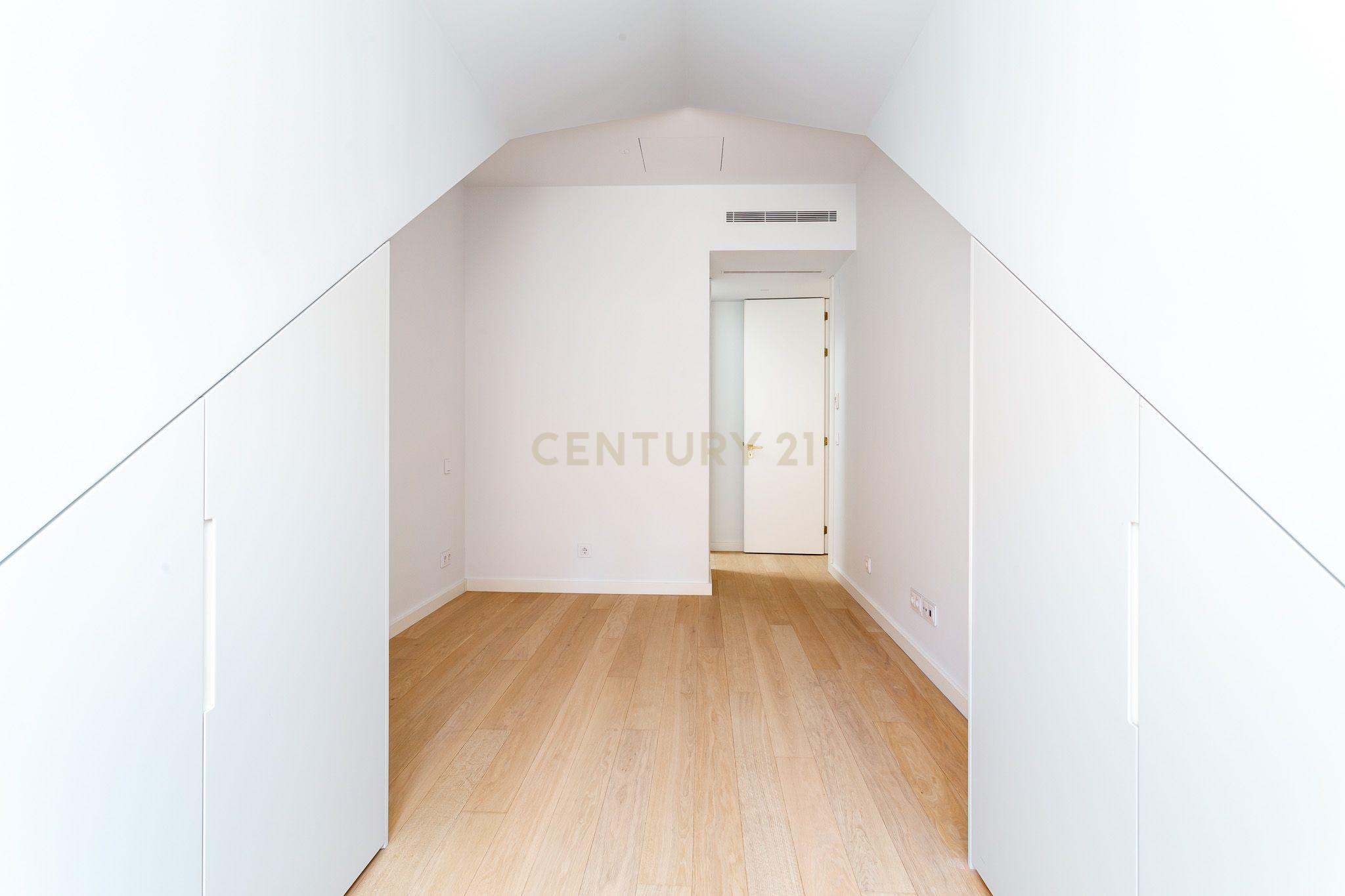 Penthouse de Luxo no Chiado - Image 37