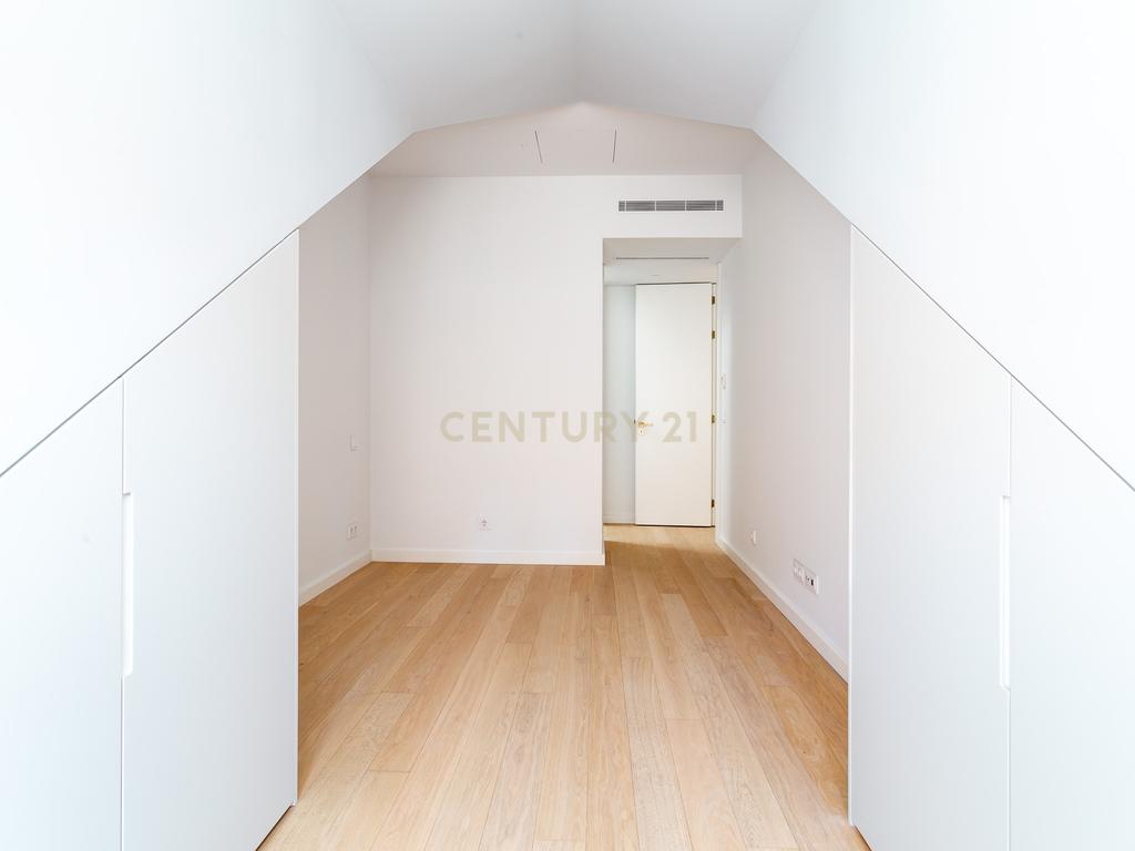 Penthouse de Luxo no Chiado - Image 37