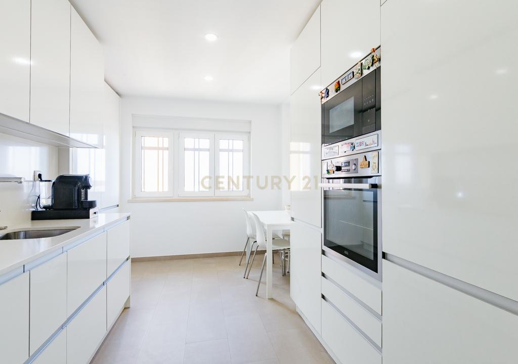 DUPLEX REMODELADO A 5 MINUTOS AEROPORTO LISBOA C/BOX - Image 3