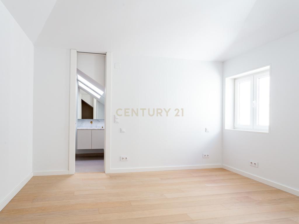 Penthouse de Luxo no Chiado - Image 62