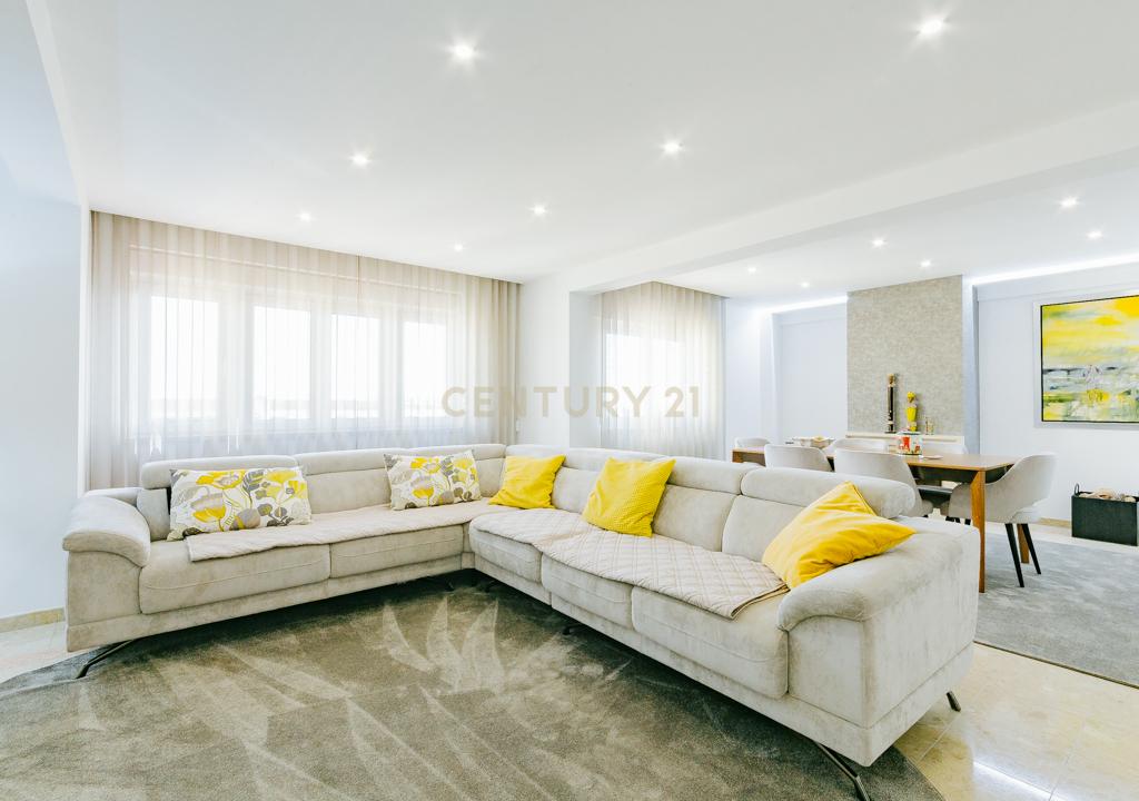 DUPLEX REMODELADO A 5 MINUTOS AEROPORTO LISBOA C/BOX - Image 11