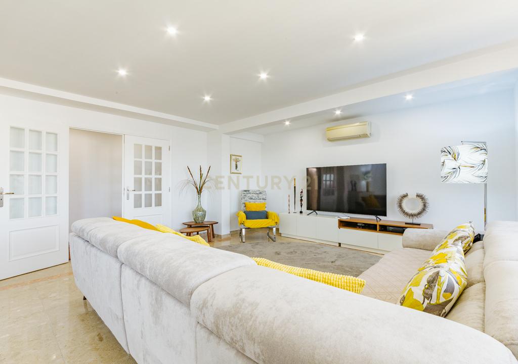DUPLEX REMODELADO A 5 MINUTOS AEROPORTO LISBOA C/BOX - Image 17