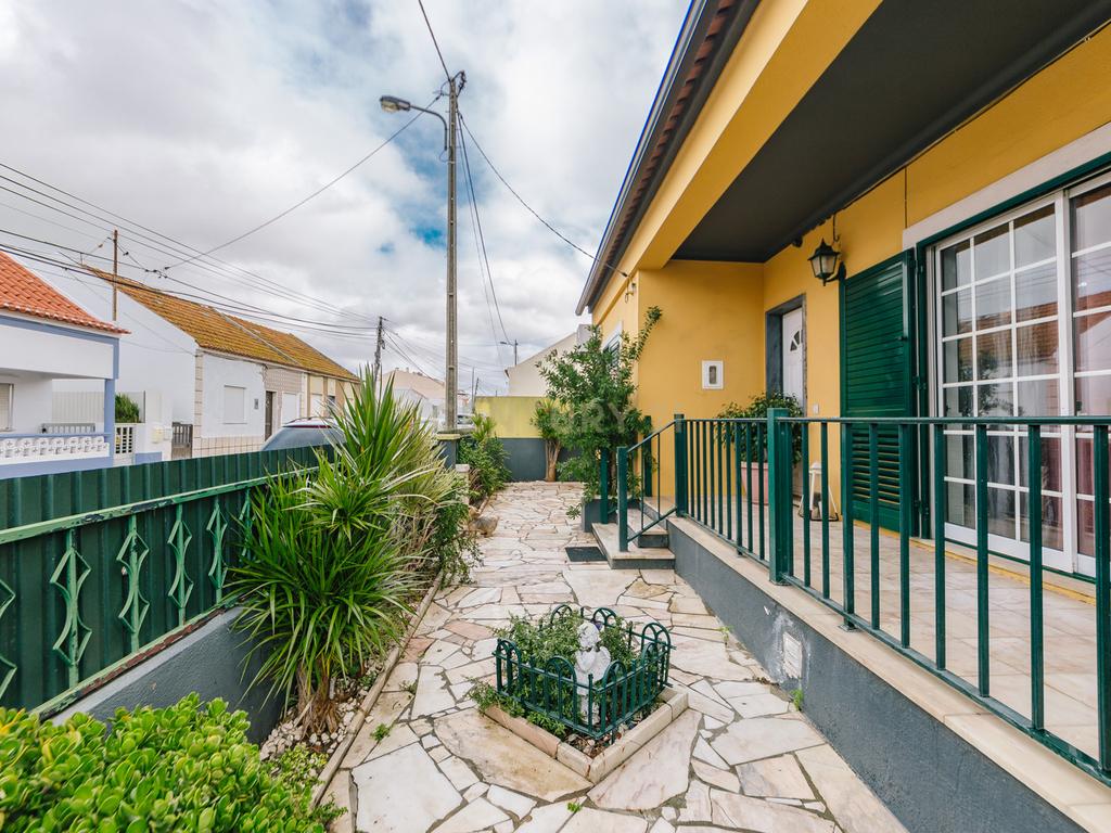 Moradia térrea isolada com garagem no Montijo - Image 42