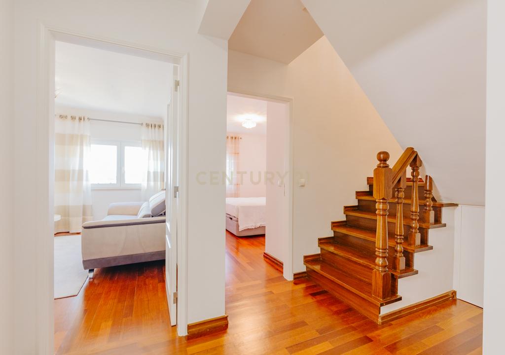 DUPLEX REMODELADO A 5 MINUTOS AEROPORTO LISBOA C/BOX - Image 24