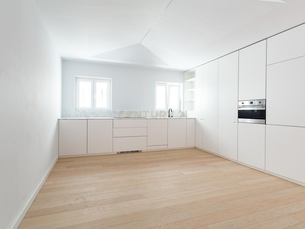 Penthouse de Luxo no Chiado - Image 42