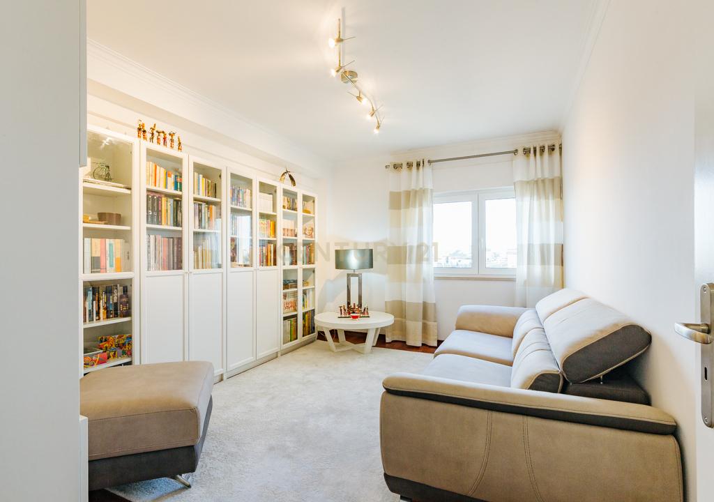 DUPLEX REMODELADO A 5 MINUTOS AEROPORTO LISBOA C/BOX - Image 30