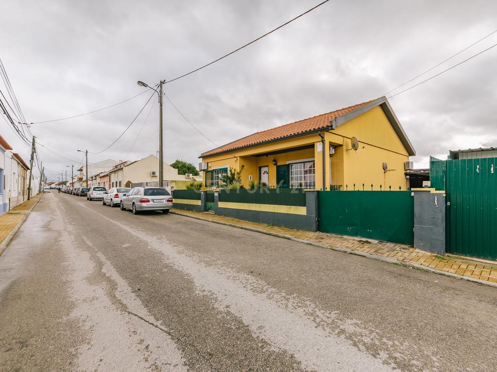 Moradia térrea isolada com garagem no Montijo - Image 45