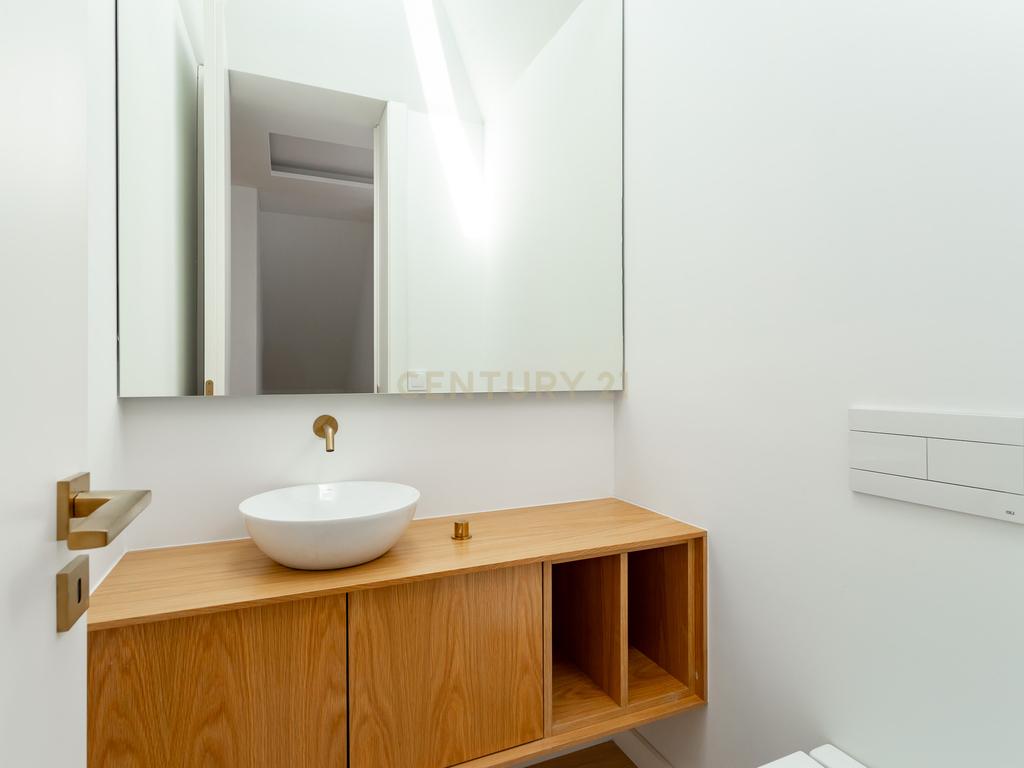 Penthouse de Luxo no Chiado - Image 49