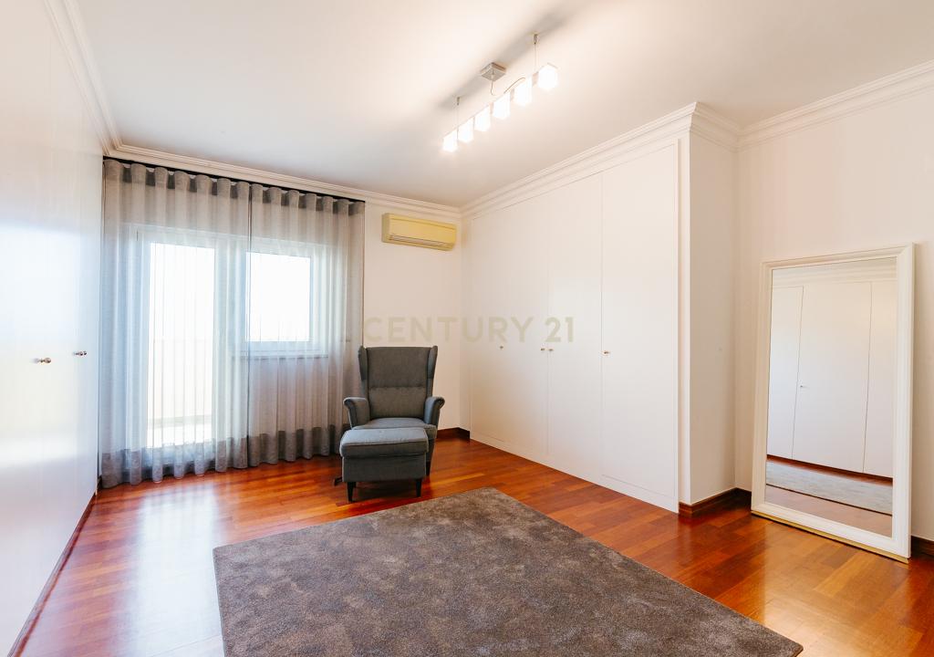 DUPLEX REMODELADO A 5 MINUTOS AEROPORTO LISBOA C/BOX - Image 46
