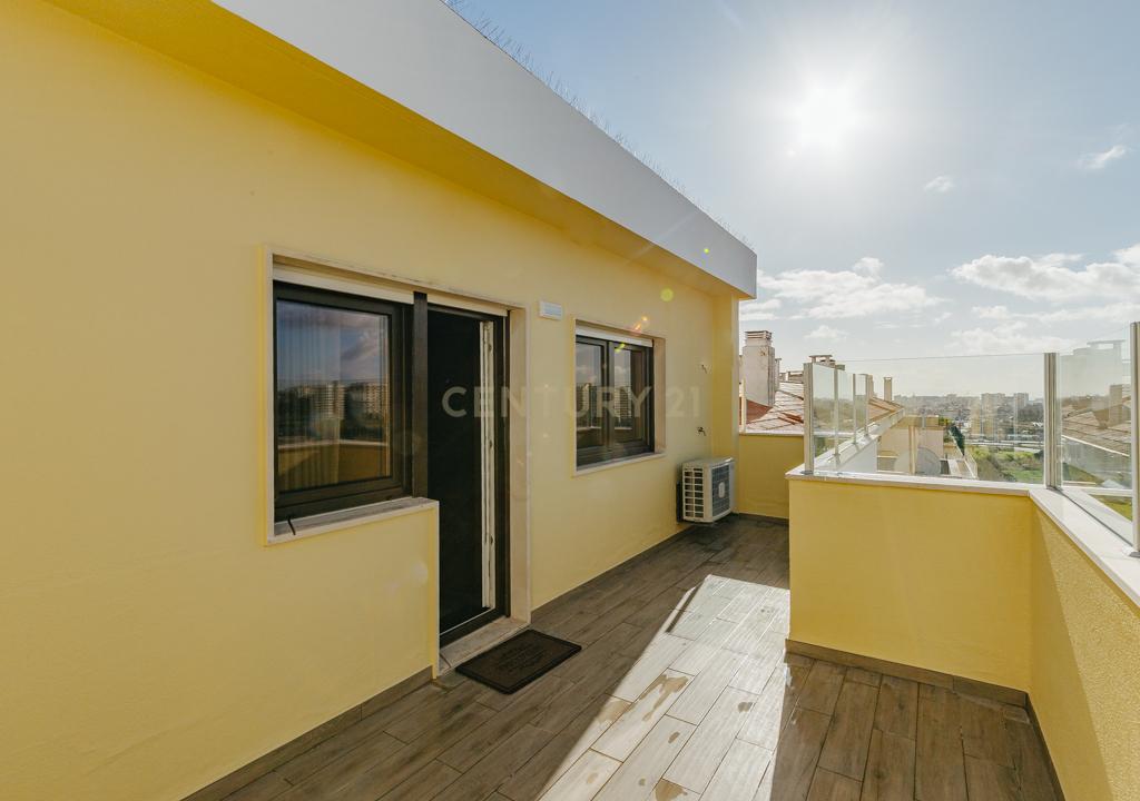 DUPLEX REMODELADO A 5 MINUTOS AEROPORTO LISBOA C/BOX - Image 56
