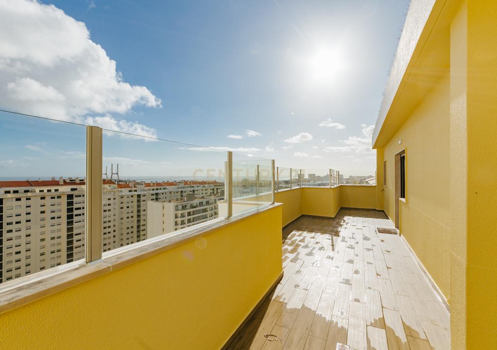 DUPLEX REMODELADO A 5 MINUTOS AEROPORTO LISBOA C/BOX - Image 70