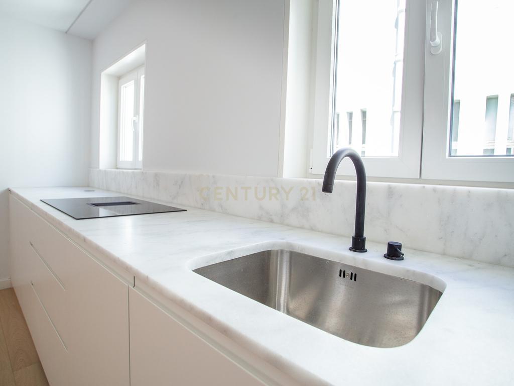 Penthouse de Luxo no Chiado - Image 66