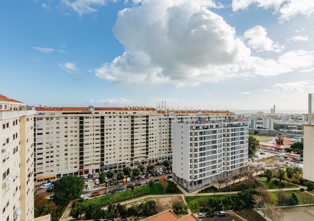 DUPLEX REMODELADO A 5 MINUTOS AEROPORTO LISBOA C/BOX - Image 75