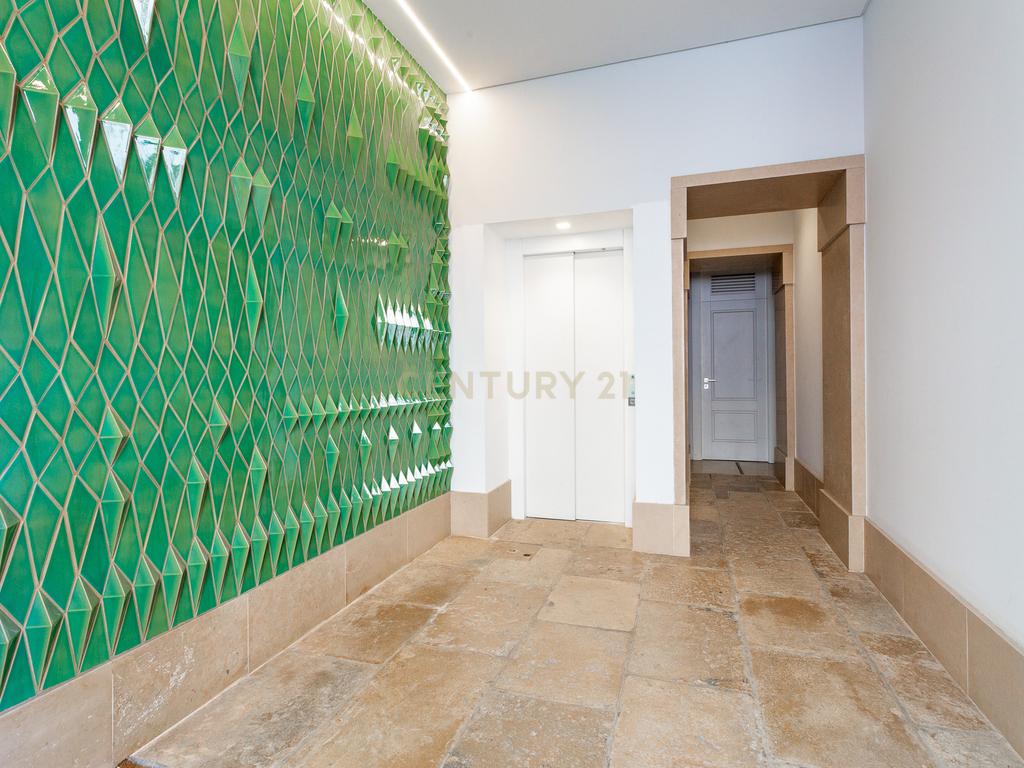 Penthouse de Luxo no Chiado - Image 2