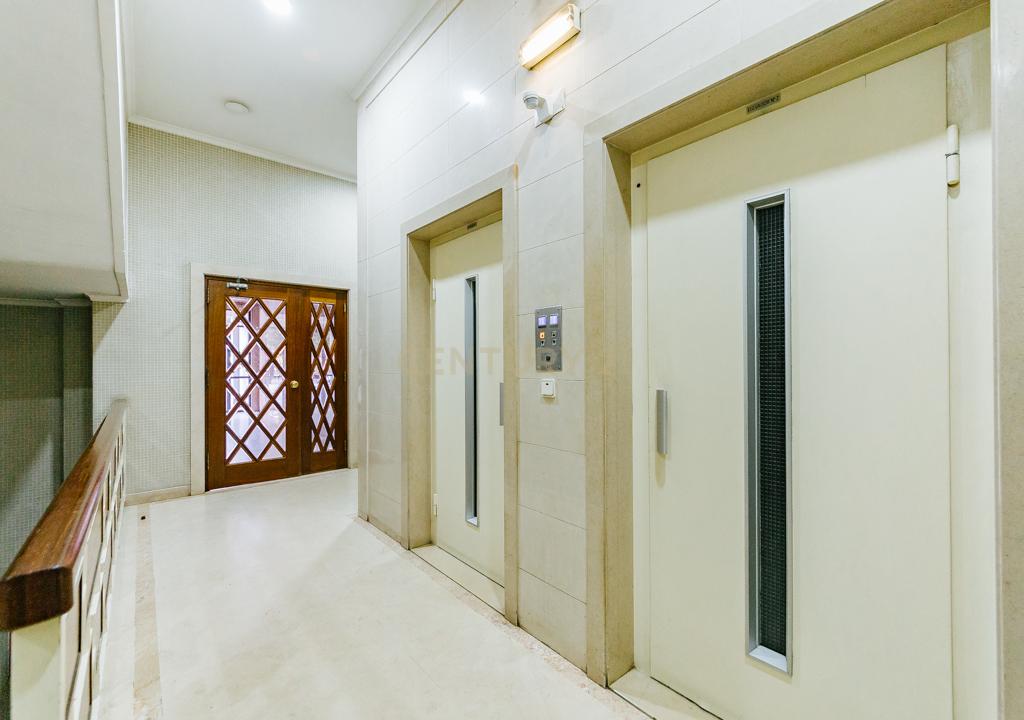 DUPLEX REMODELADO A 5 MINUTOS AEROPORTO LISBOA C/BOX - Image 76