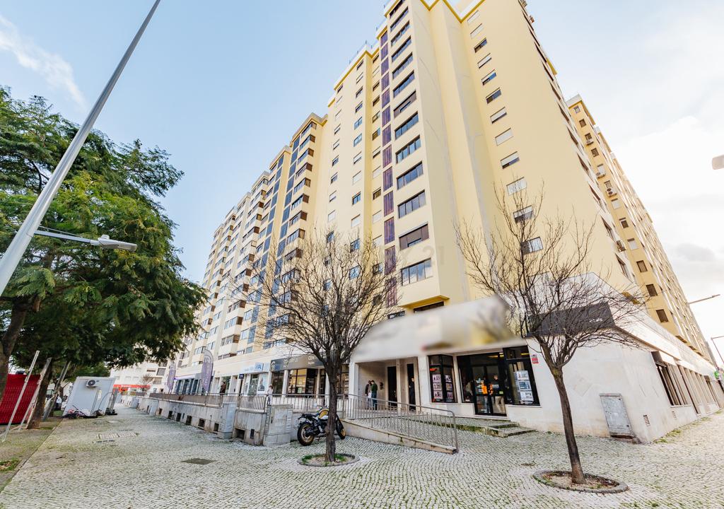 DUPLEX REMODELADO A 5 MINUTOS AEROPORTO LISBOA C/BOX - Image 77
