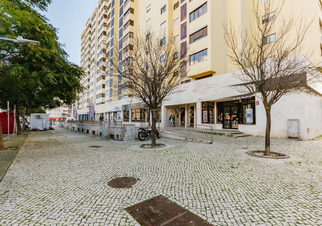 DUPLEX REMODELADO A 5 MINUTOS AEROPORTO LISBOA C/BOX - Image 78