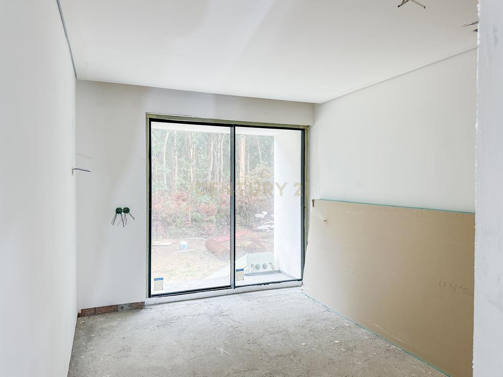 Moradia T3 Chave Na Mao : Famalicão. Braga. - Image 10