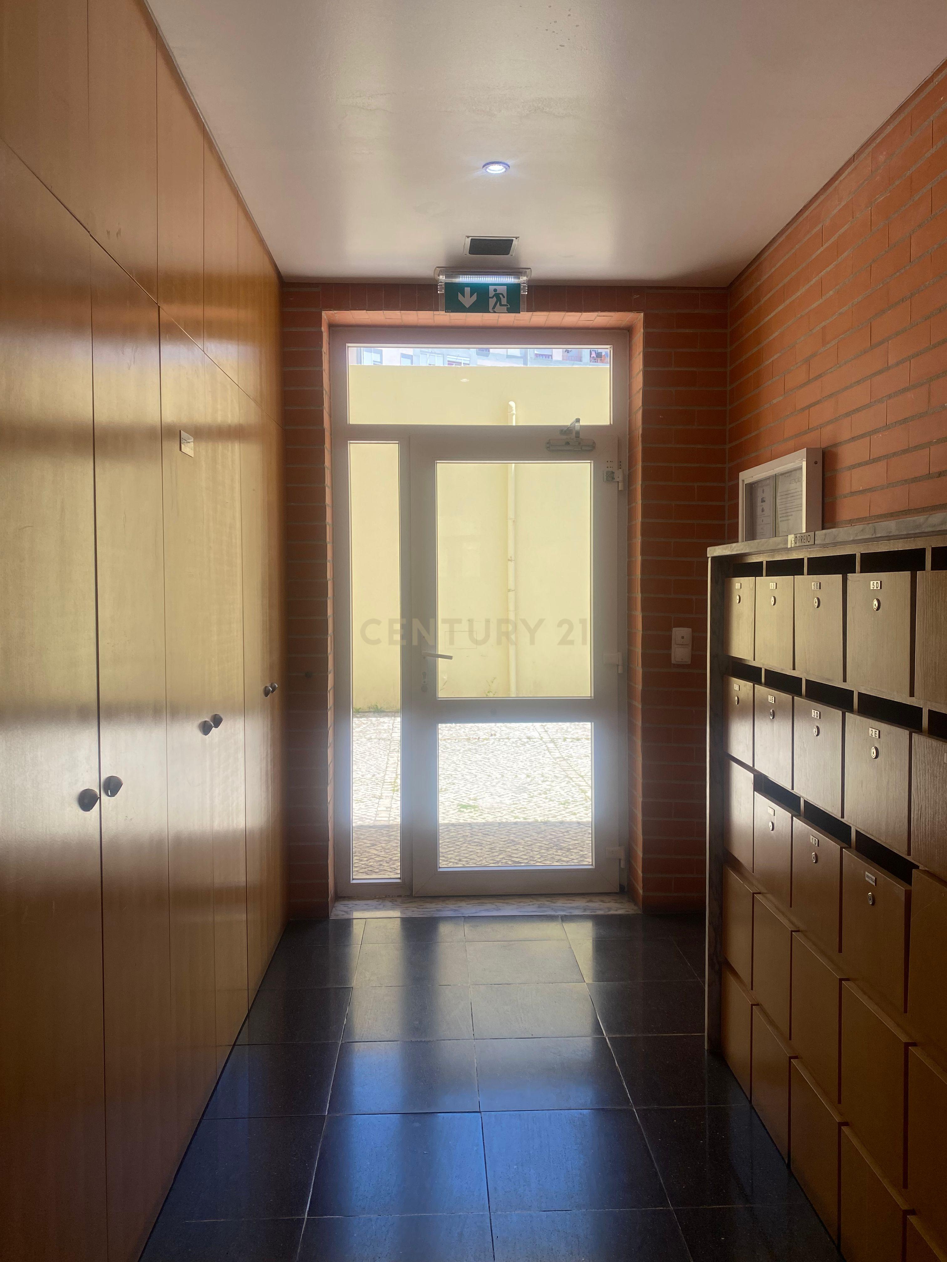 Apartamento T2 em Marvila - Image 3