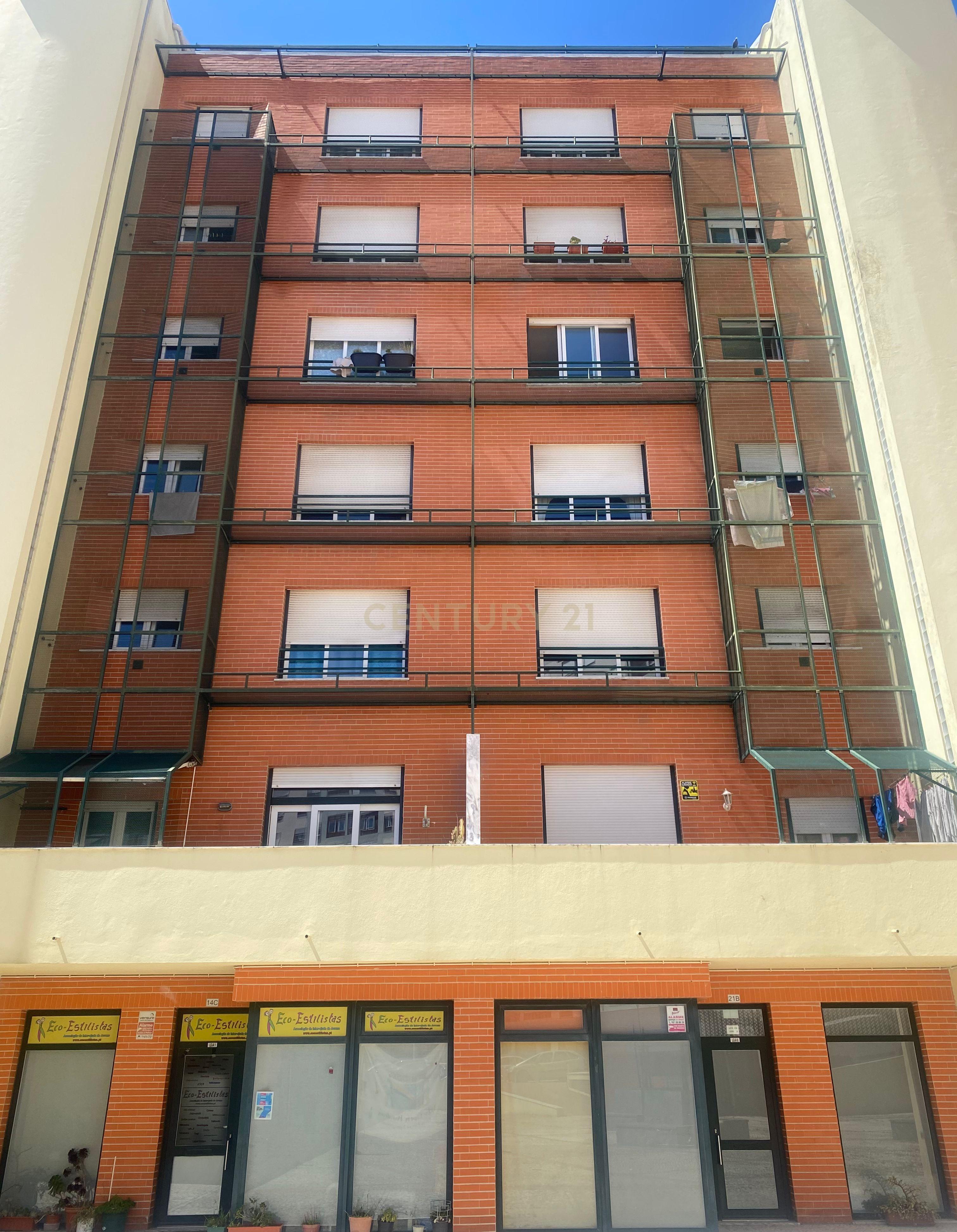 Apartamento T2 em Marvila - Image 18