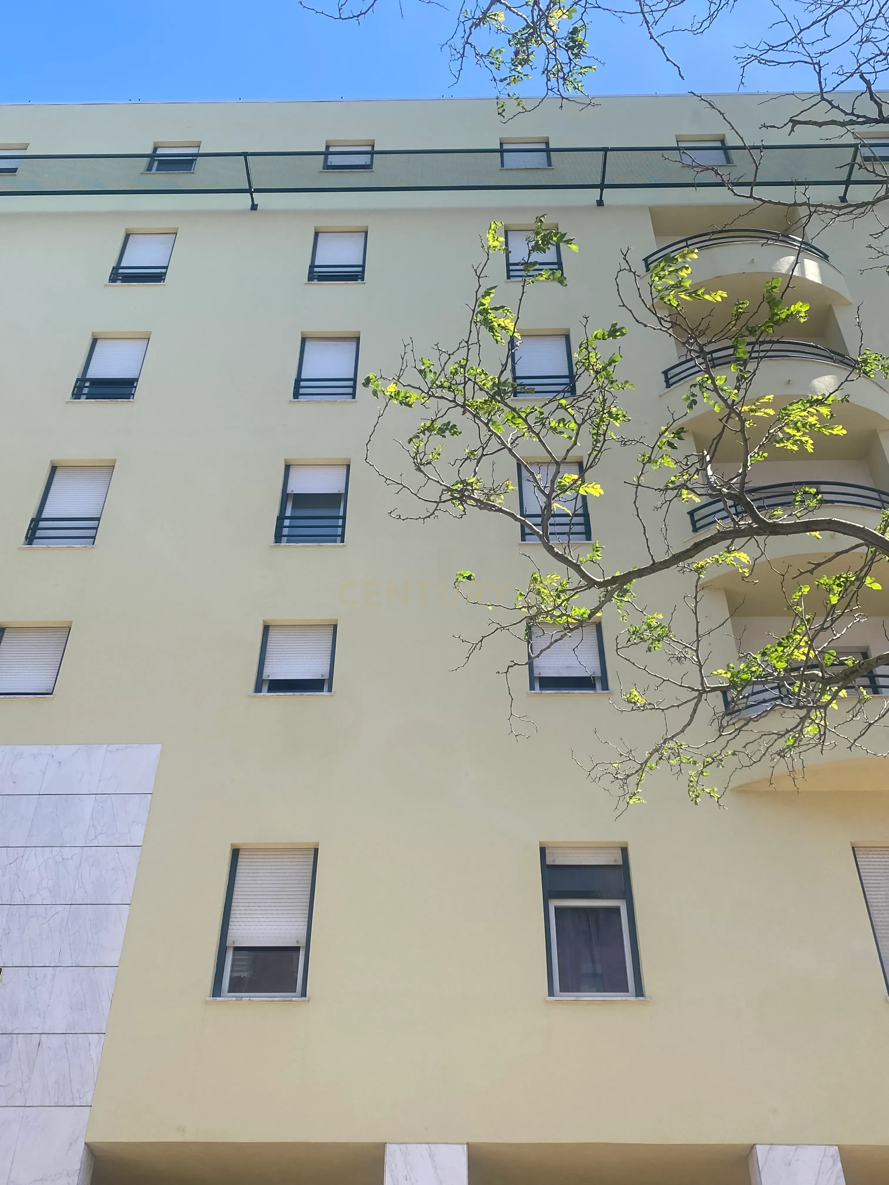 Apartamento T2 em Marvila - Image 1