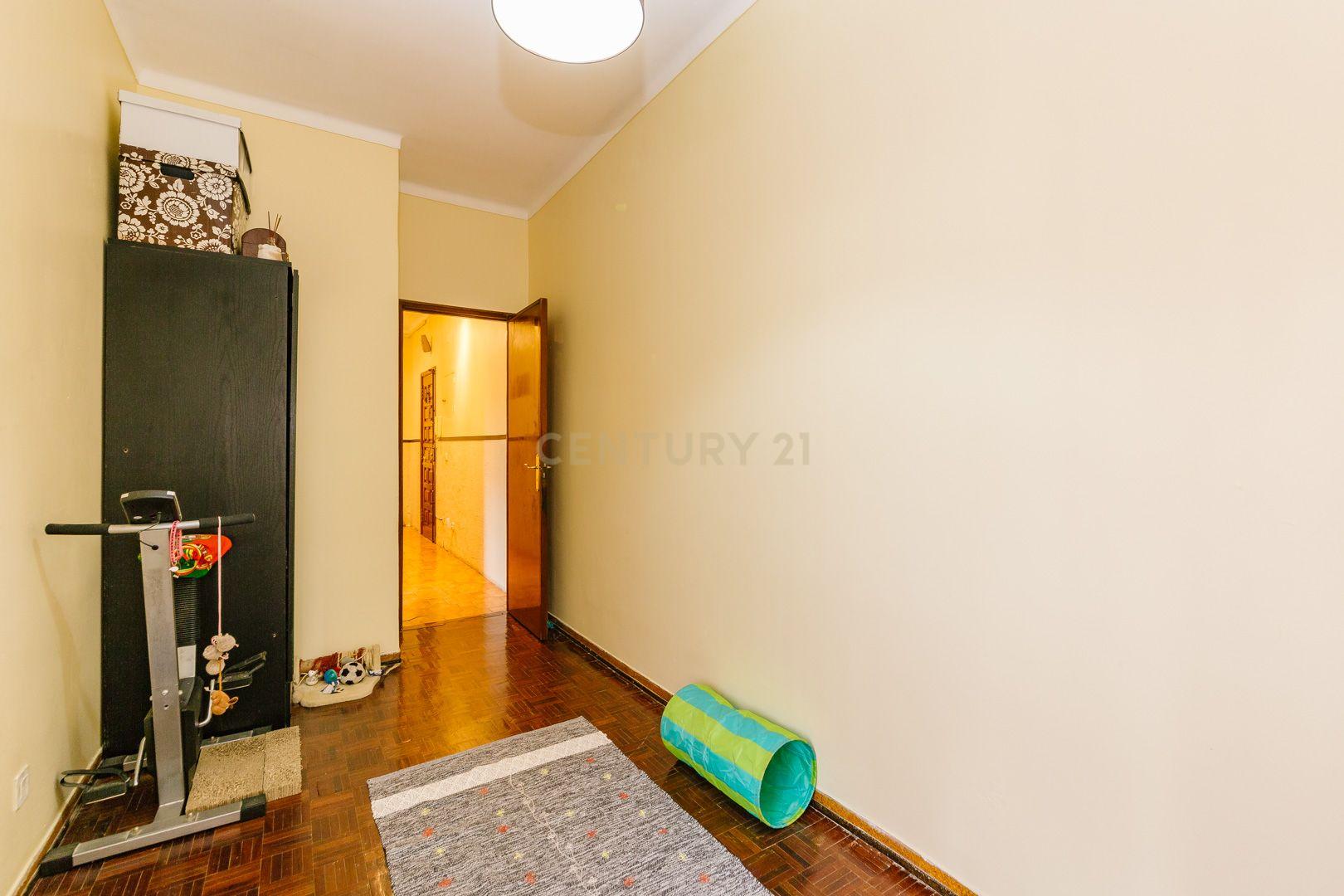 Apartamento T3 com elevador no Alto do Seixalinho - Barreiro - Image 25