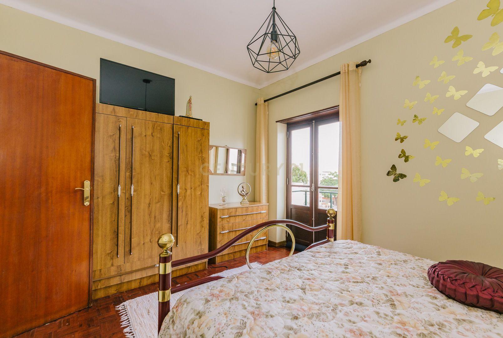 Apartamento T3 com elevador no Alto do Seixalinho - Barreiro - Image 22