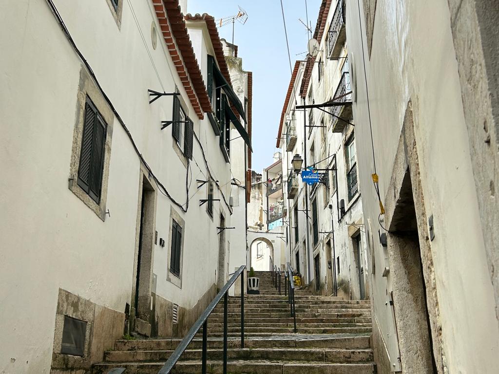 Apartamento T1 +1 em Alfama, Lisboa – Investimento com Potencial e Rentabilidade Atrativa - Image 14