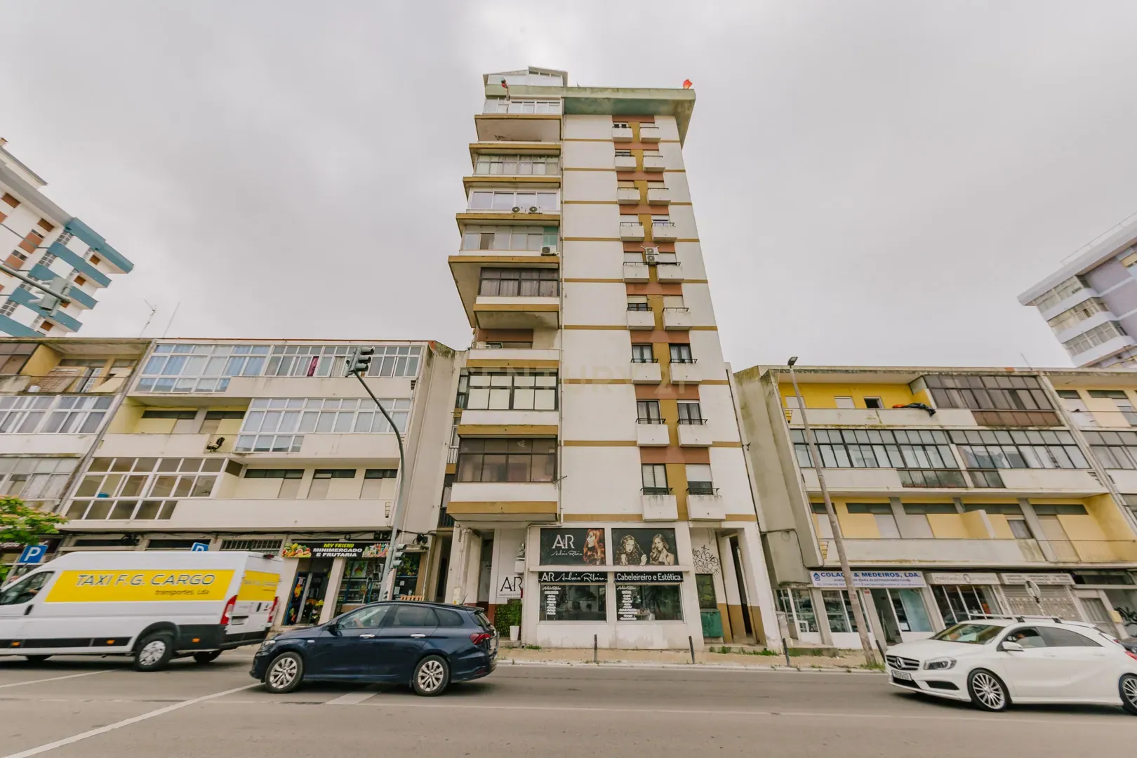 Apartamento T3 com elevador no Alto do Seixalinho - Barreiro - Image 28