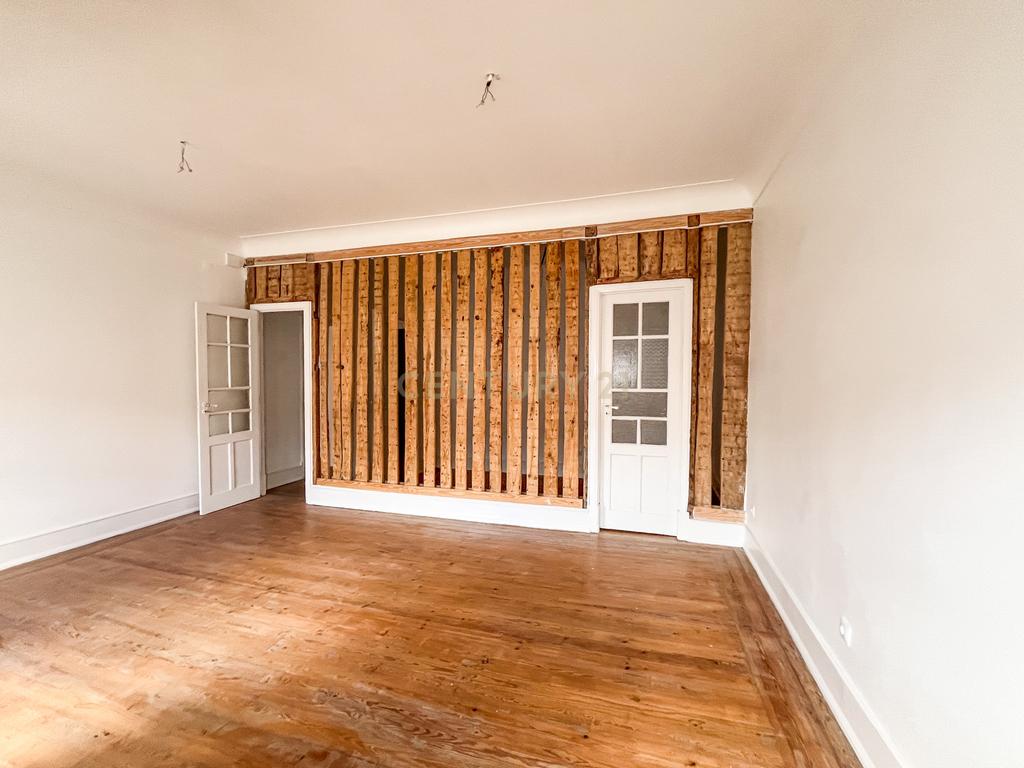 Apartamento T2+1 com Vista Rio | Baixa de Lisboa - Image 22