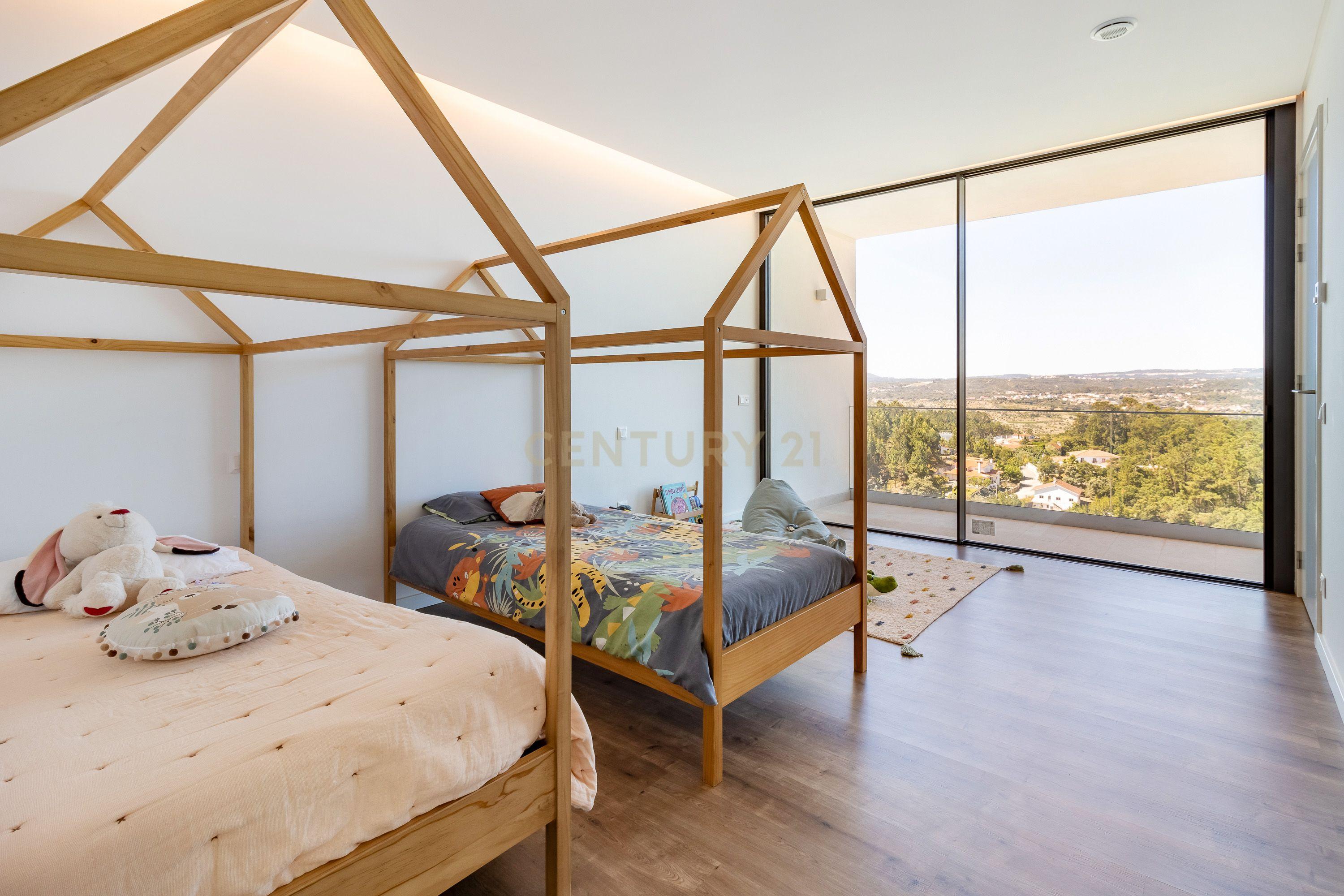 MORADIA CONTEMPORÂNEA T3 II ENCOSTA DO CASTELO OURÉM - Image 28