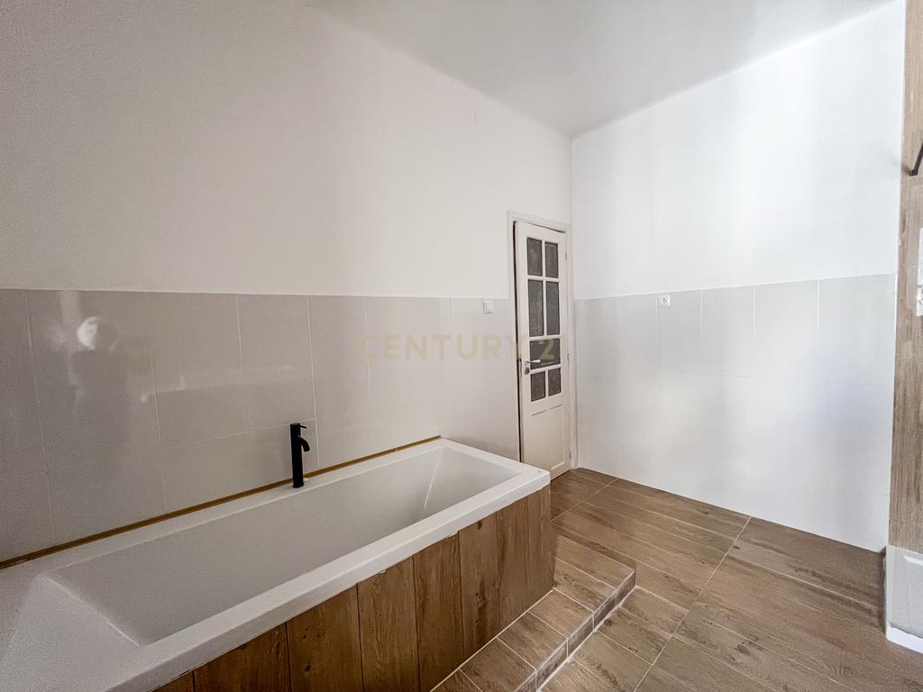 Apartamento T2+1 com Vista Rio | Baixa de Lisboa - Image 33