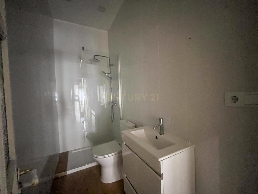 Apartamento T2+1 com Vista Rio | Baixa de Lisboa - Image 34