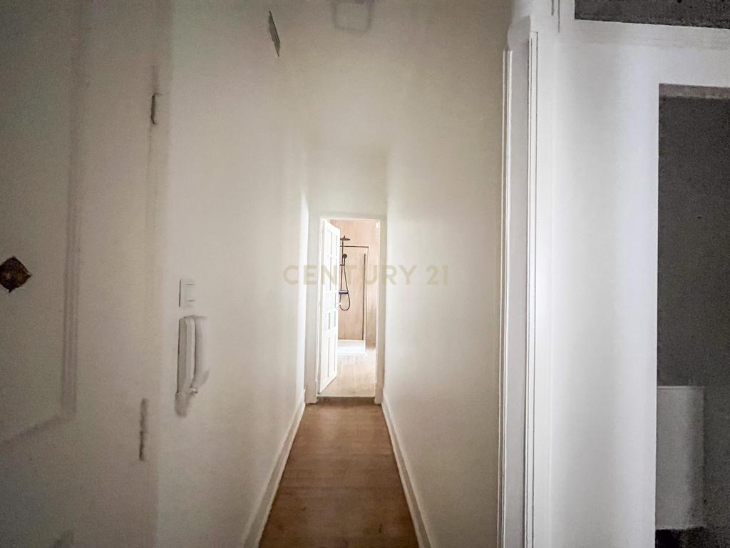 Apartamento T2+1 com Vista Rio | Baixa de Lisboa - Image 35