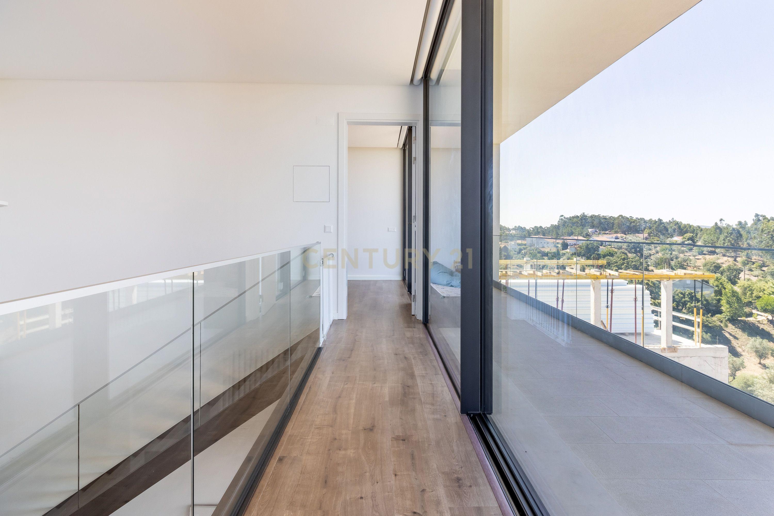 MORADIA CONTEMPORÂNEA T3 II ENCOSTA DO CASTELO OURÉM - Image 17