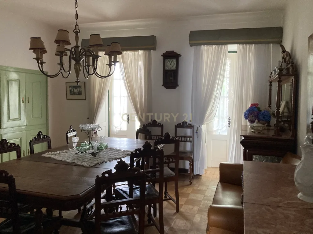 Moradia T8 Tipo Casa Senhorial, Geminada, no Centro Histórico de Pinhel com 486 m2 de área habitável. - Image 24