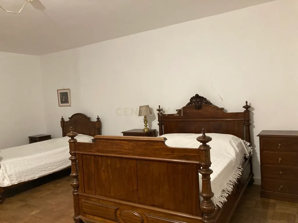 Moradia T8 Tipo Casa Senhorial, Geminada, no Centro Histórico de Pinhel com 486 m2 de área habitável. - Image 40