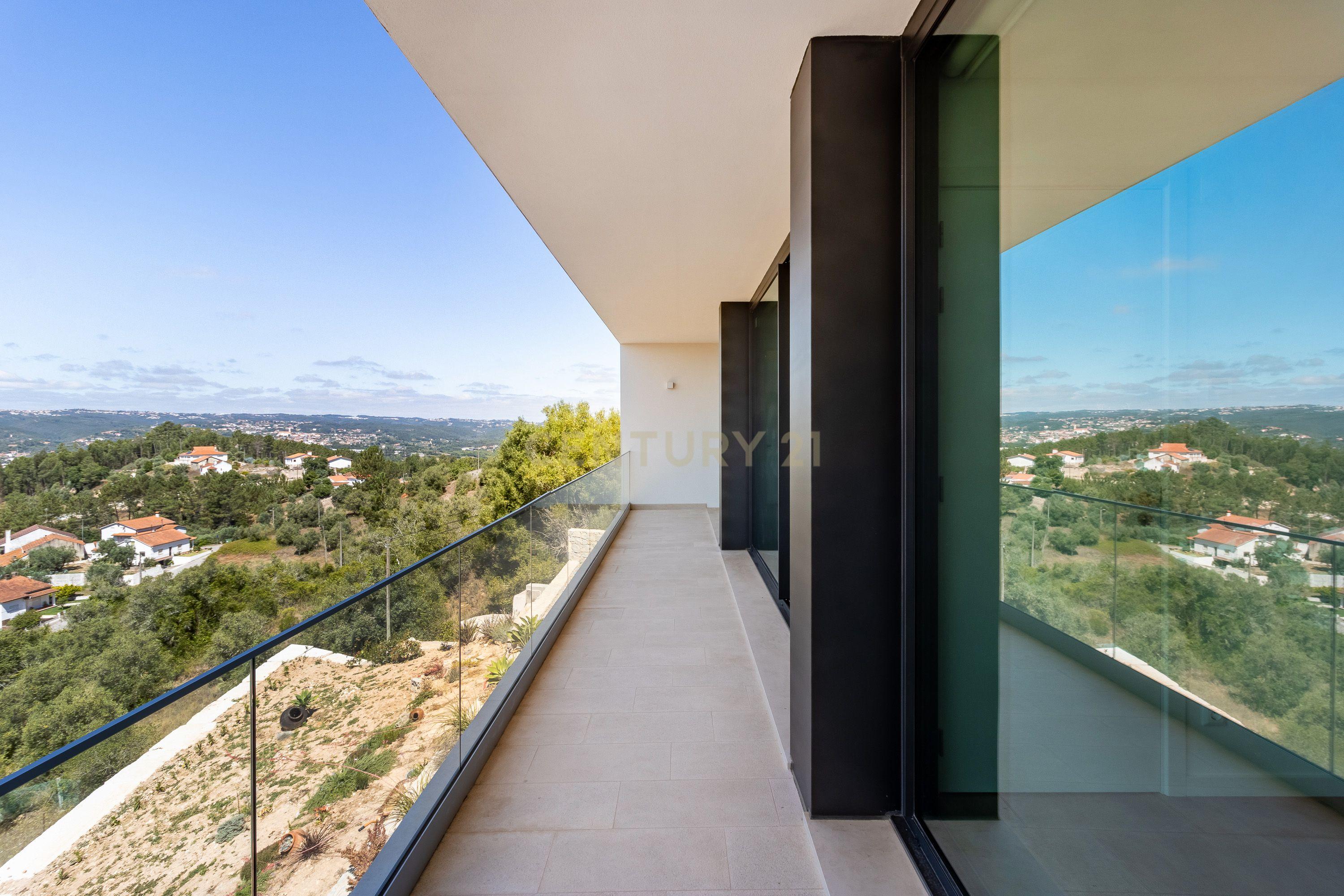 MORADIA CONTEMPORÂNEA T3 II ENCOSTA DO CASTELO OURÉM - Image 30