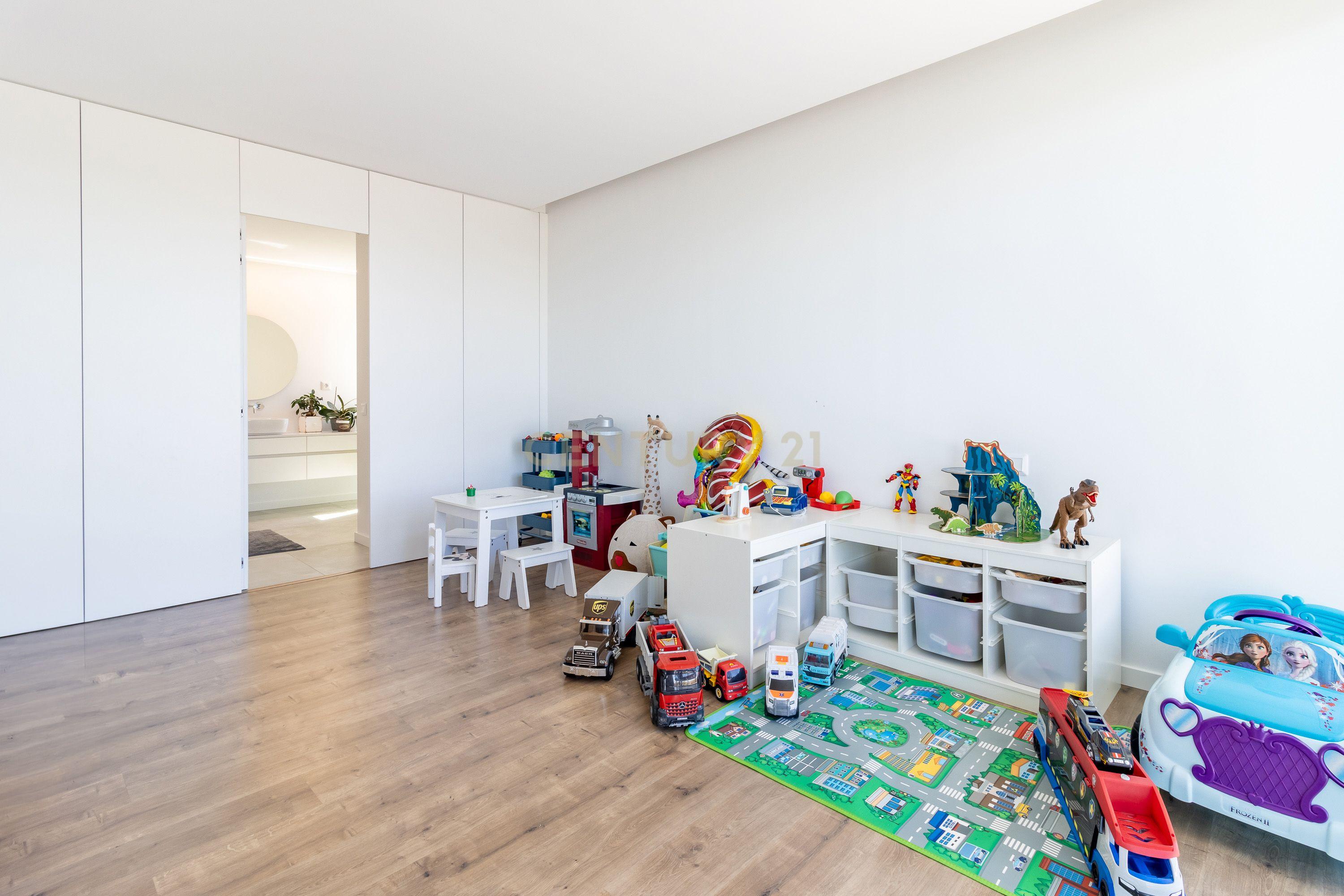 MORADIA CONTEMPORÂNEA T3 II ENCOSTA DO CASTELO OURÉM - Image 14
