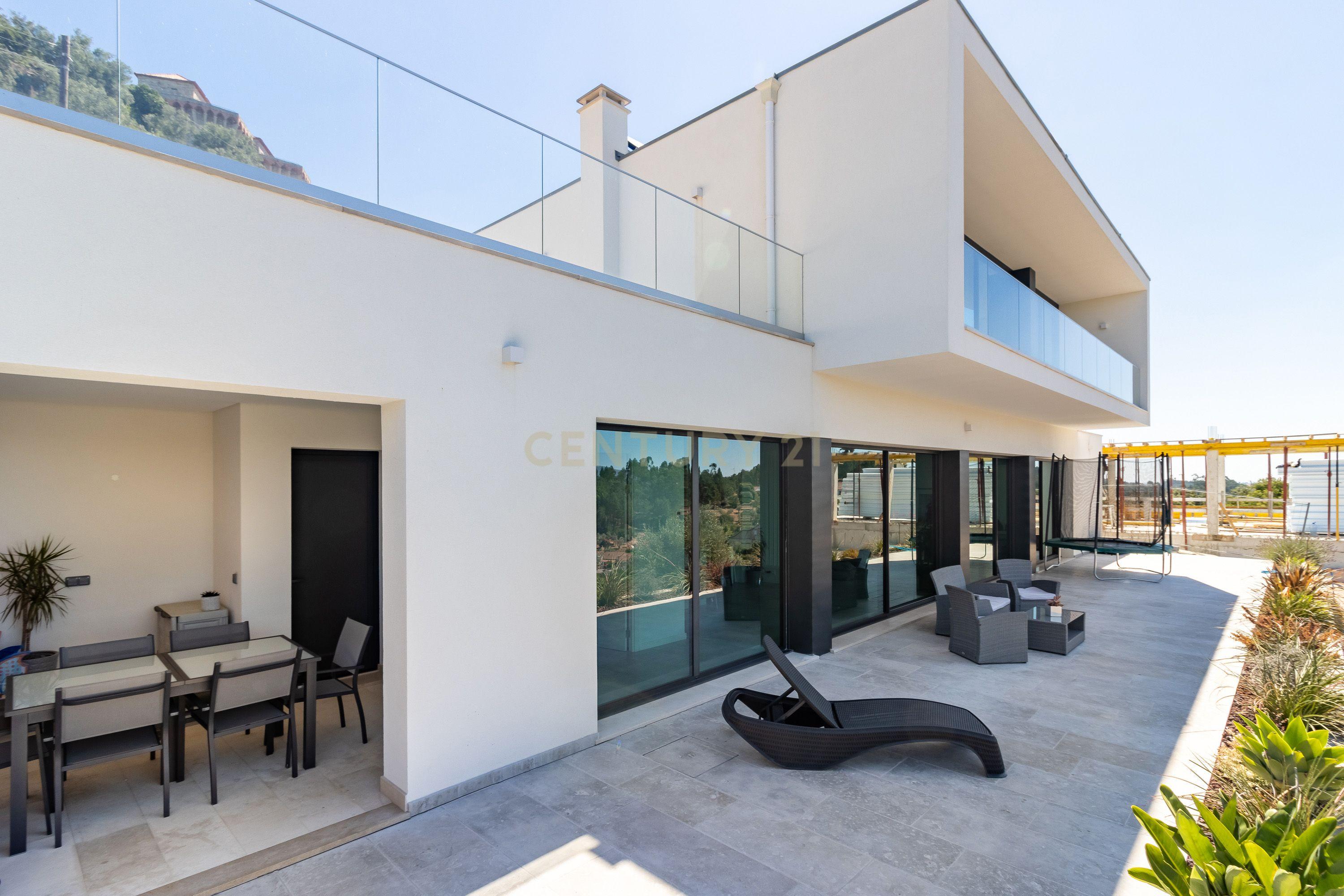 MORADIA CONTEMPORÂNEA T3 II ENCOSTA DO CASTELO OURÉM - Image 33