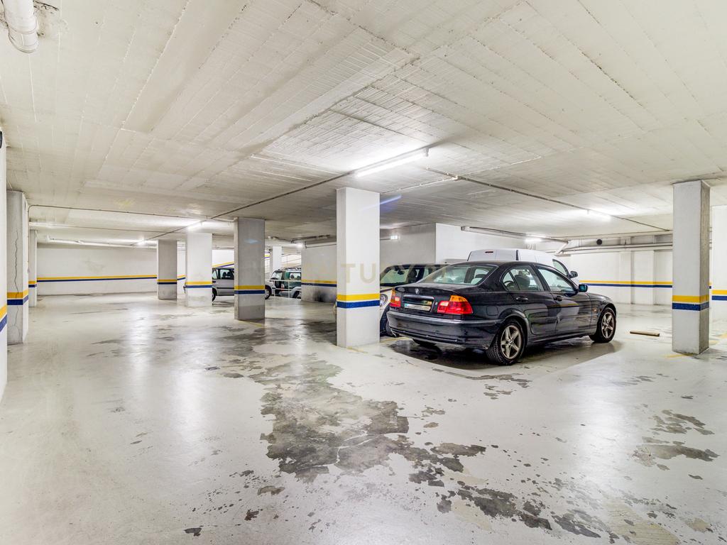 Espaço comercial com 138m2 localizado na Rua de Moçambique no Prior Velho, com dois lugares de estacionamento. - Image 14