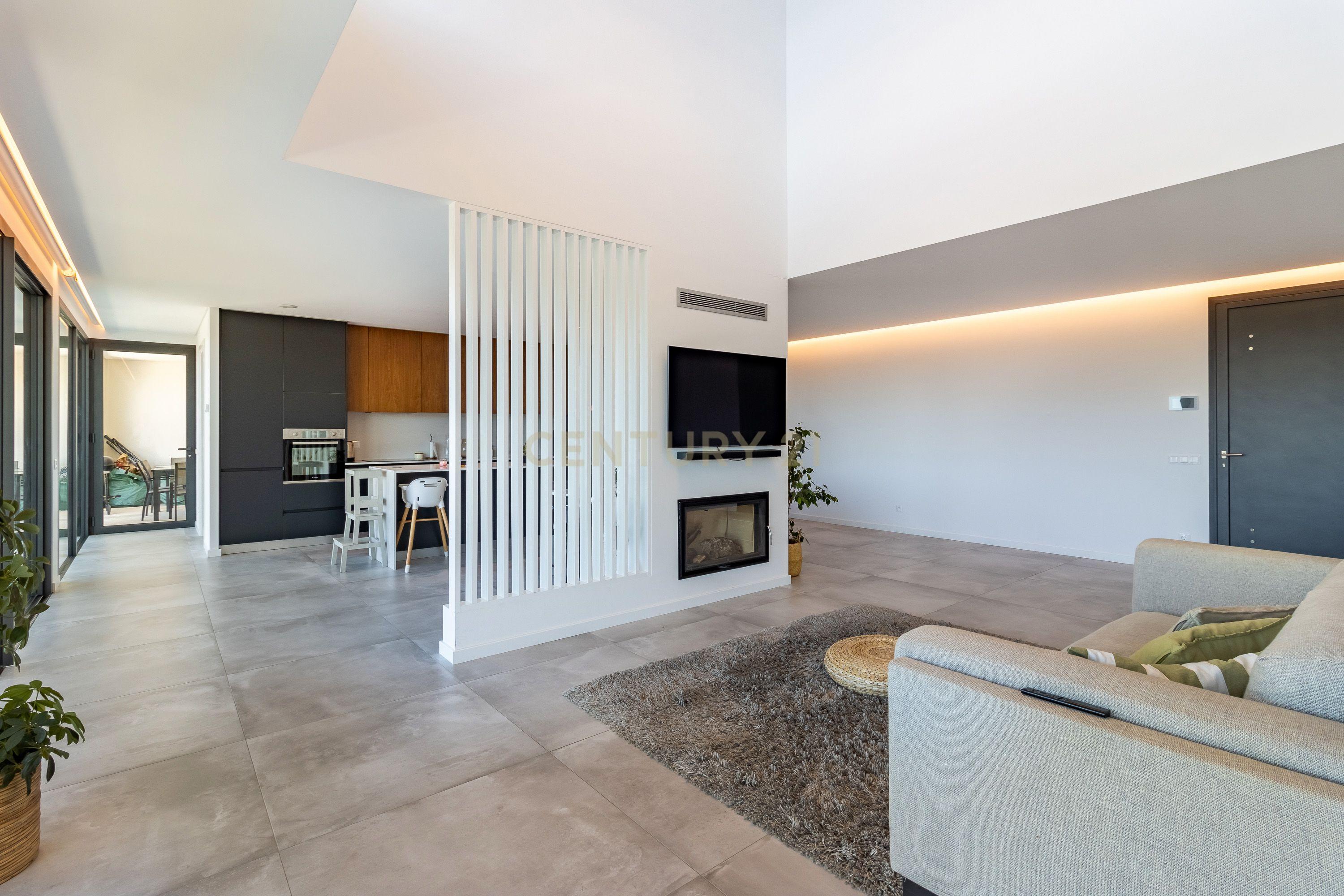 MORADIA CONTEMPORÂNEA T3 II ENCOSTA DO CASTELO OURÉM - Image 7