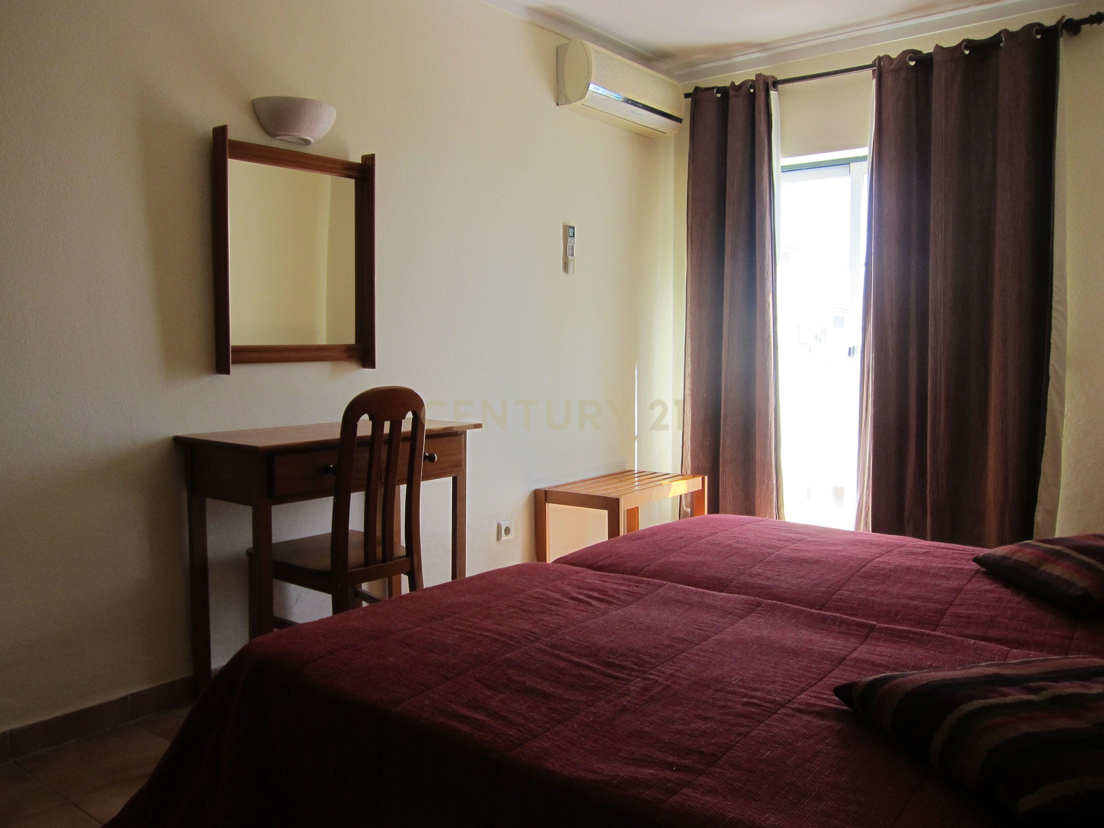Apartamento T1  em Condomínio fechado com piscina, Vitor`S Plaza Alvor - Image 4