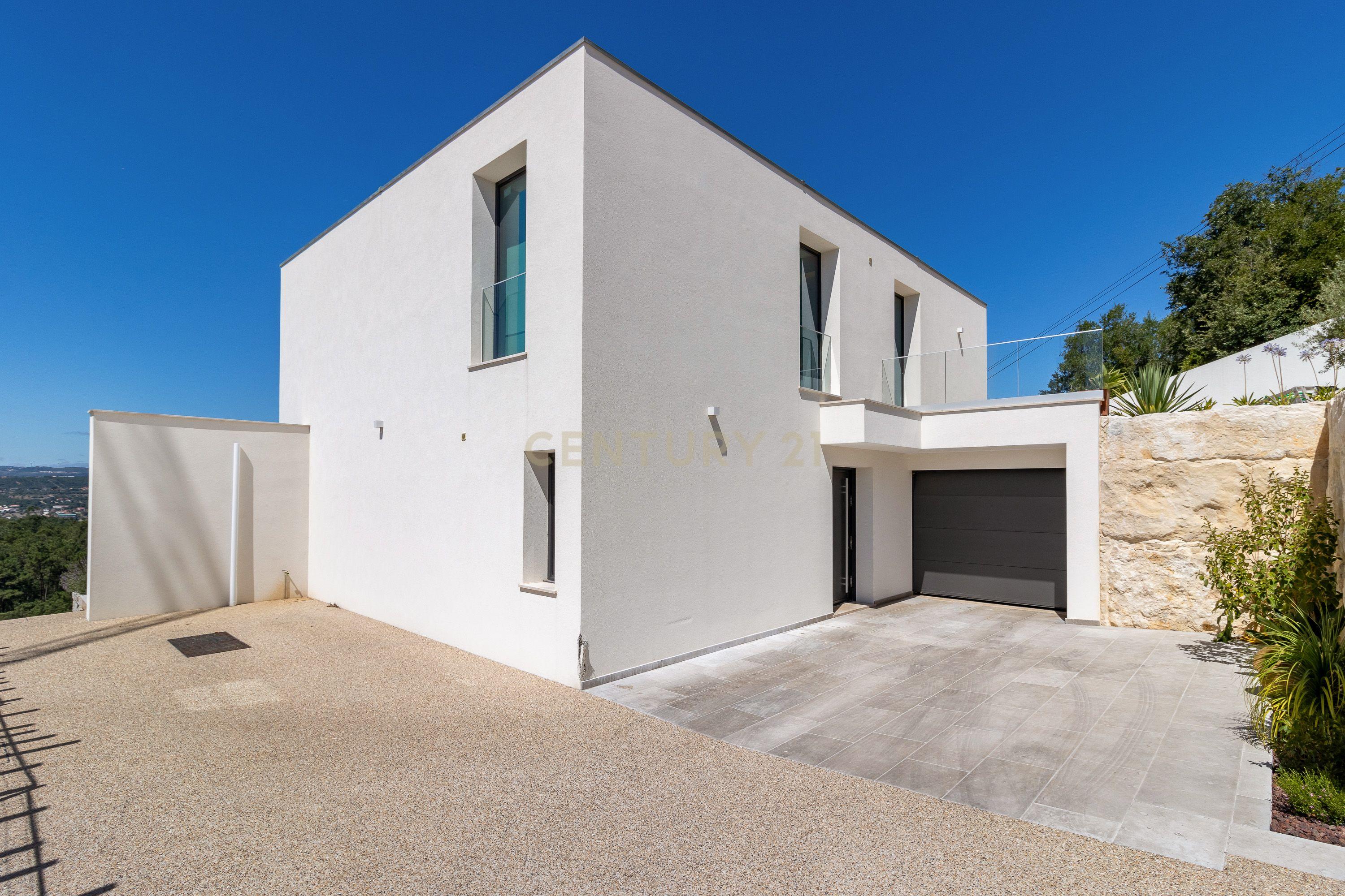 MORADIA CONTEMPORÂNEA T3 II ENCOSTA DO CASTELO OURÉM - Image 2
