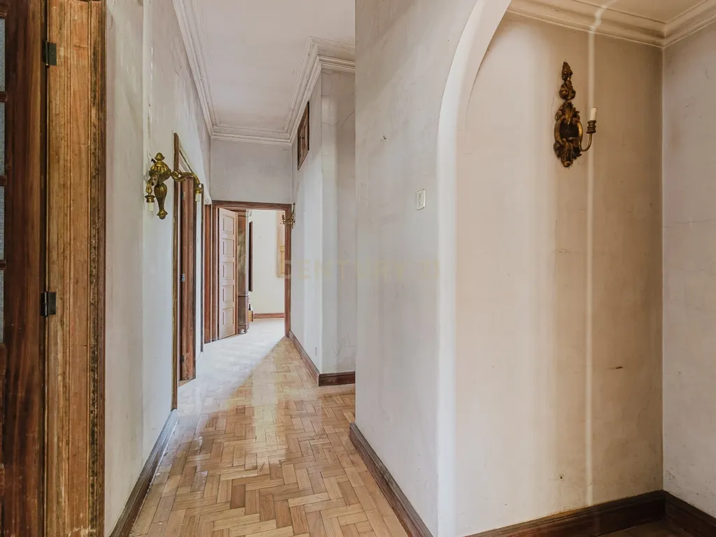 "Moradia Senhorial de 1937 em Caldelas, Taipas - Charme e História no Coração de Guimarães" - Image 14